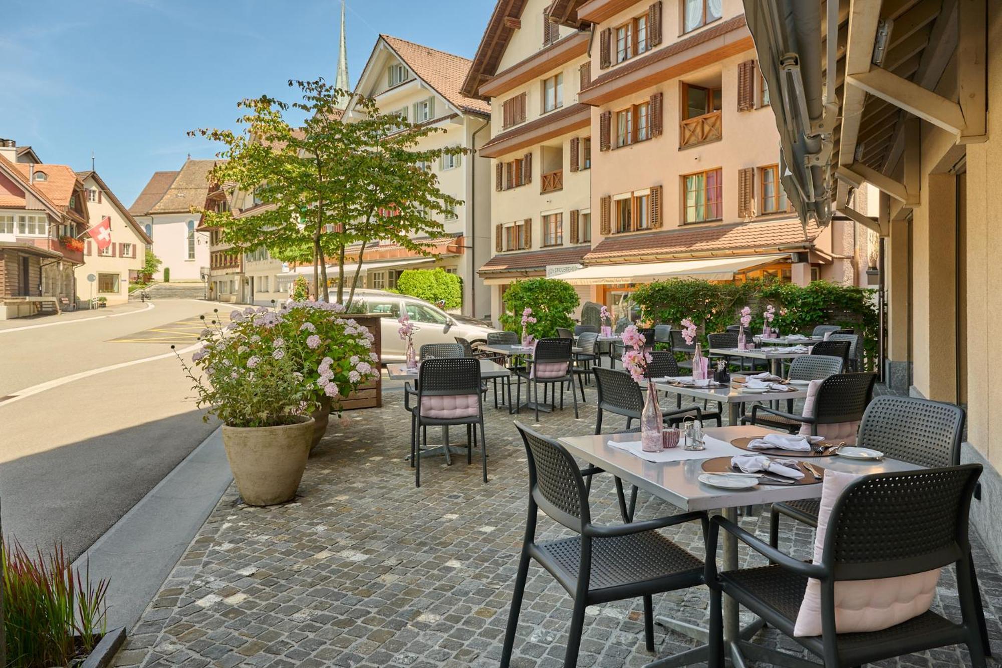 Hotel Ochsen Menzingen Exteriér fotografie